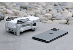 DJI MAVIC MINI: A POWERFUL DRONE THE SIZE OF YOUR PHONE!