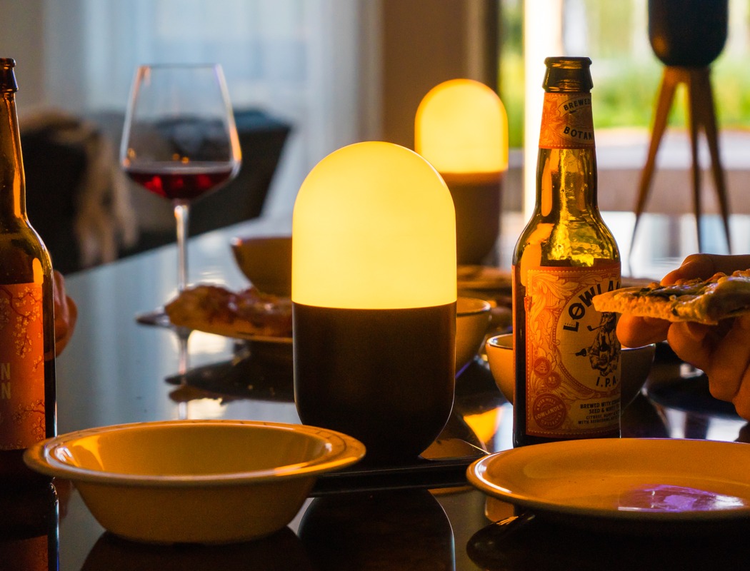 lucis_moodlamp_and_charger_04.jpg lucis_moodlamp_and_charger_04.jpg