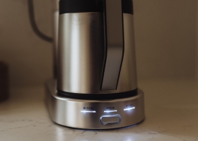 THE RATIO SIX PUTS YOU AT ONE SIMPLE BUTTON-PRESS AWAY FROM BARISTA-LEVEL COFFEE
