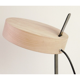 木台灯 简约大方的多功能木制台灯设计